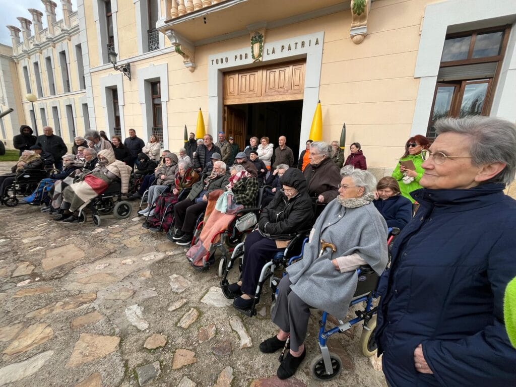 VISITA AL CUARTEL DE SANTOCILDES DE ASTORGA