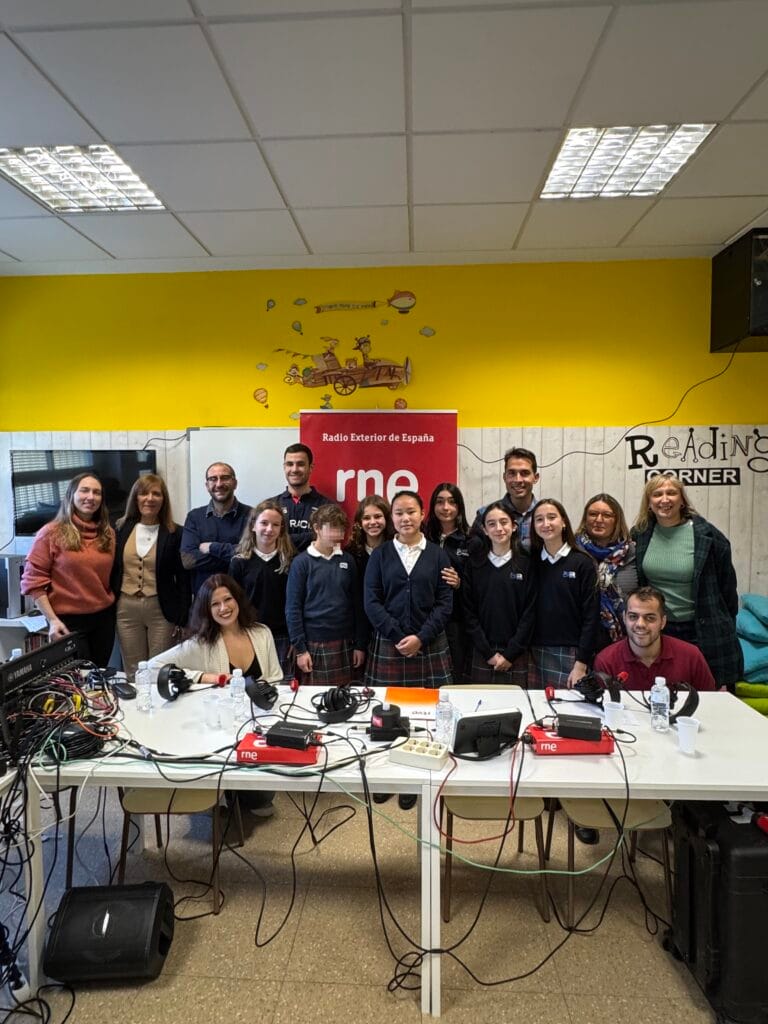 Del premio “Ciberhéroes” a los micrófonos de RNE