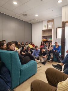 Más allá de los muros