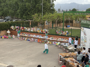 El Mercadito Solidario del Centro San José y San Antonio fomenta valores desde edades tempranas