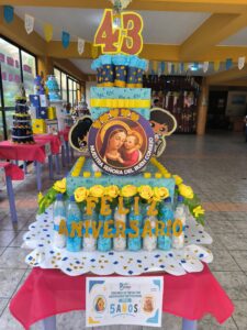 43 Años de Fe y el Corazón de Mamá: Una Celebración Inolvidable
