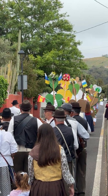 Paseo romero del Buen Consejo La Laguna en el Día de Canarias