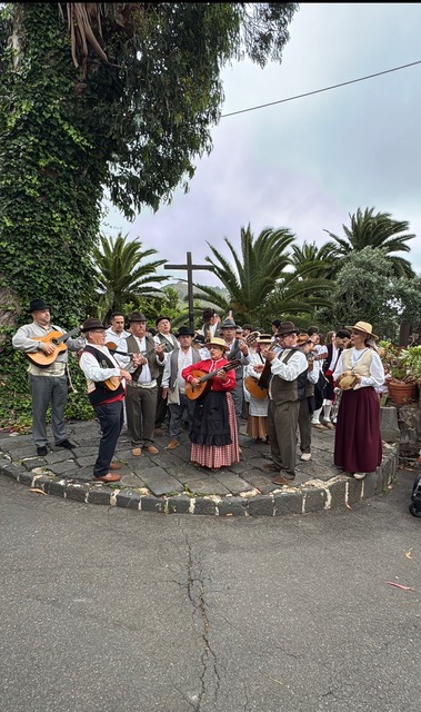Paseo romero del Buen Consejo La Laguna en el Día de Canarias