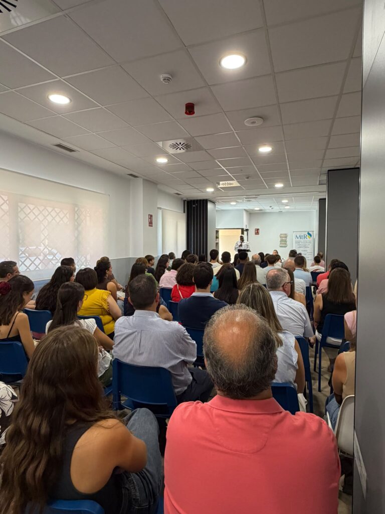 Bienvenida a familias y residentes en la Residencia Universitaria Madre Teresa Rodón
