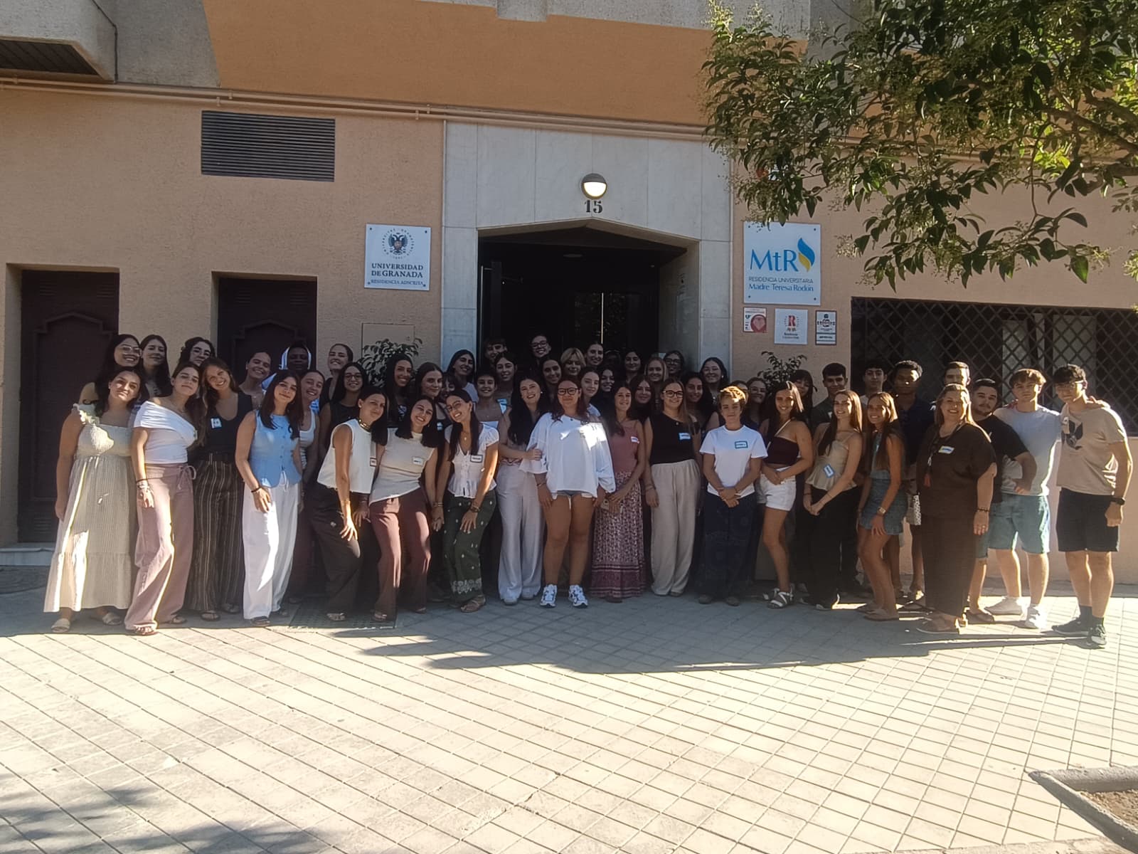 Bienvenida a familias y residentes en la Residencia Universitaria Madre Teresa Rodón